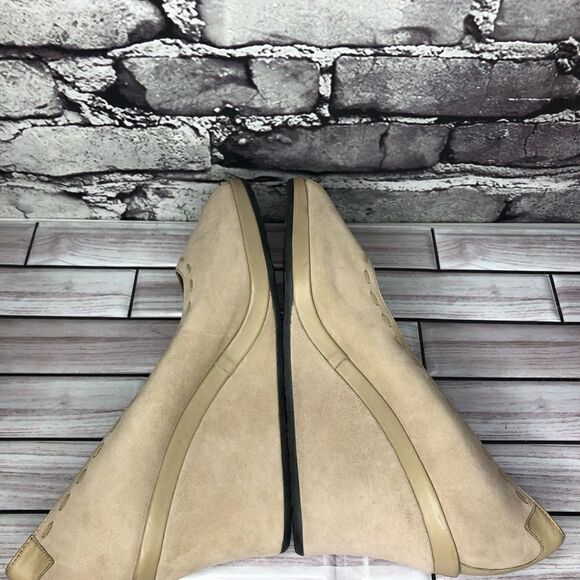 Taryn Rose Beige Suede Leather Peep Toe High Wedges Women Sz 39EU/8.5M US - Picture 12 of 16